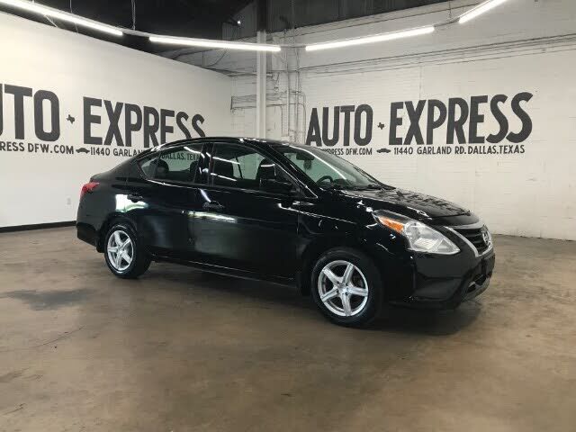 2017 NISSAN Versa