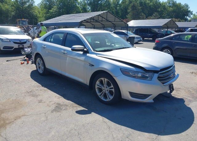 2013 FORD Taurus
