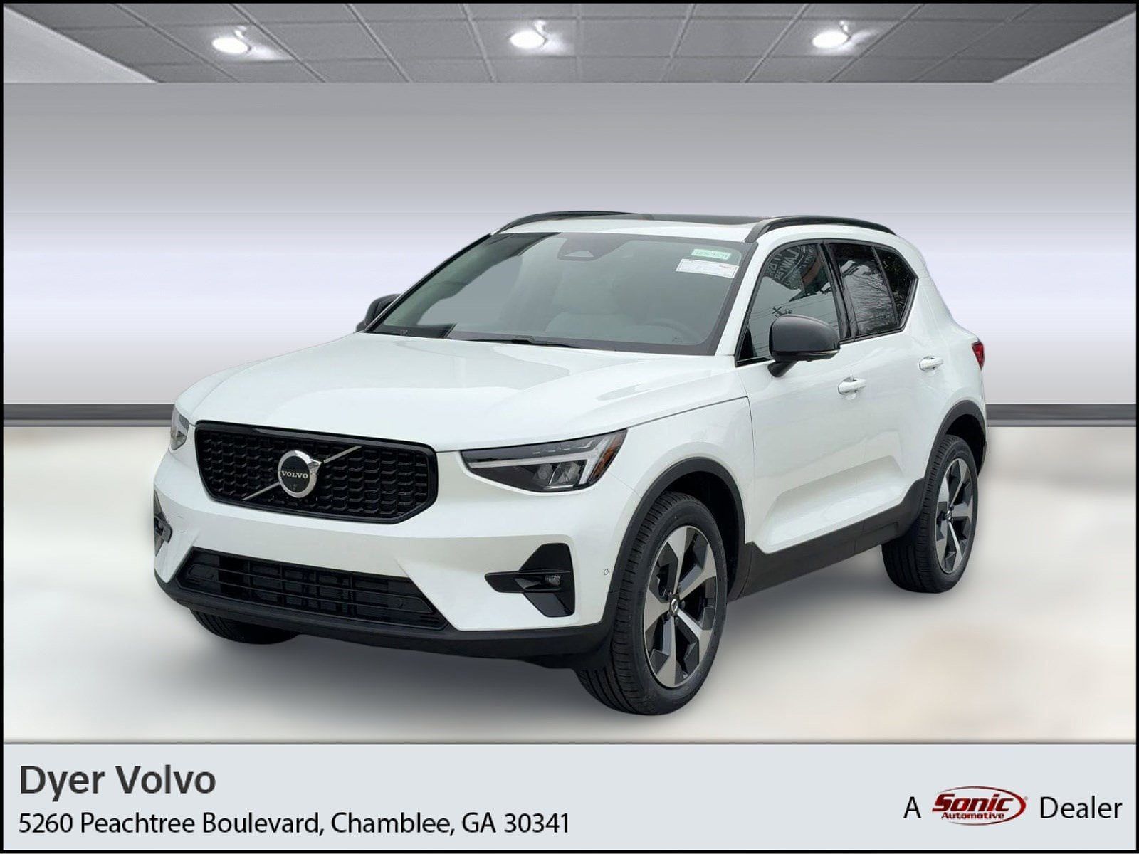 2026 VOLVO XC40