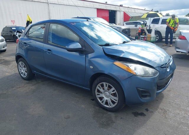 2014 MAZDA Mazda2