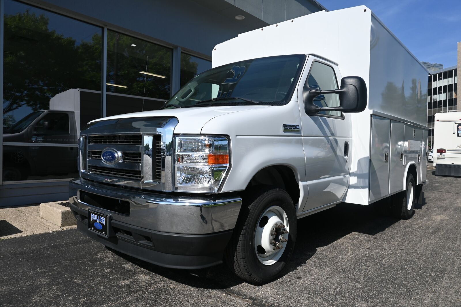 2025 FORD E-350