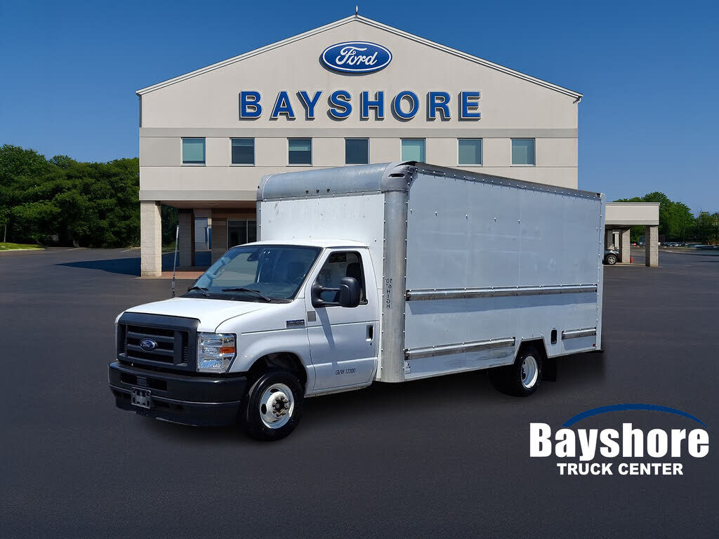 2022 FORD E-350