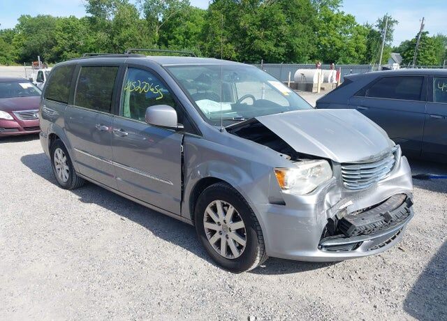 2014 CHRYSLER Town and Country