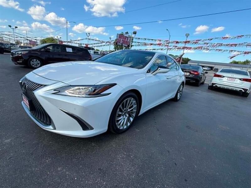 2020 LEXUS ES