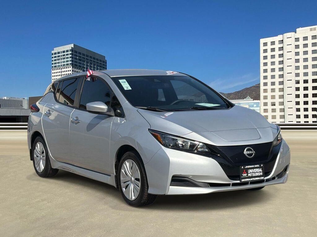 2023 NISSAN Leaf
