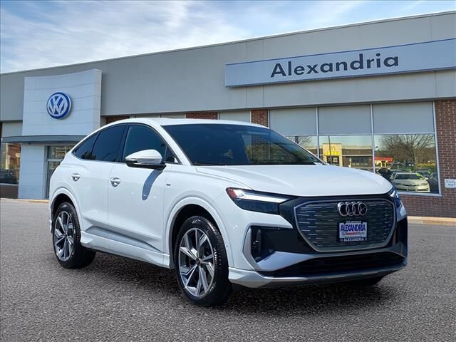 2023 AUDI Q4