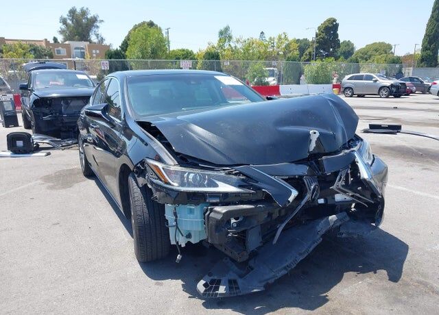 2020 LEXUS ES