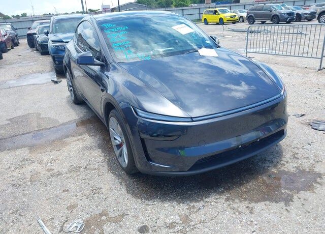 2026 TESLA Model Y