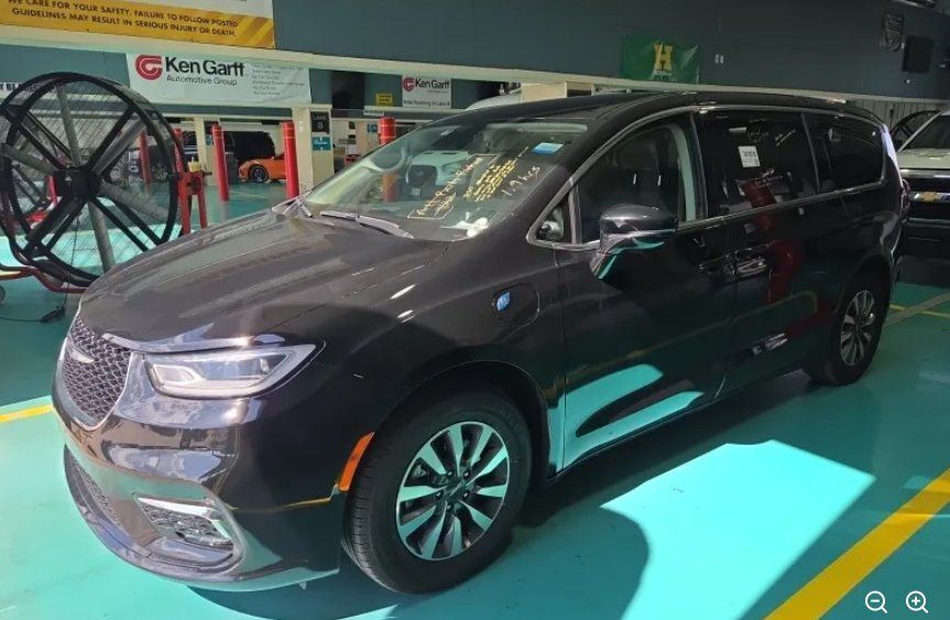 2024 CHRYSLER Pacifica