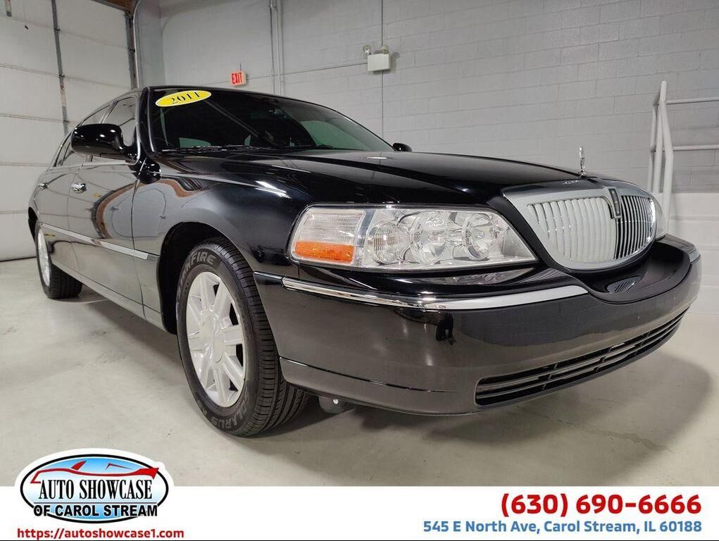2011 LINCOLN Town Car