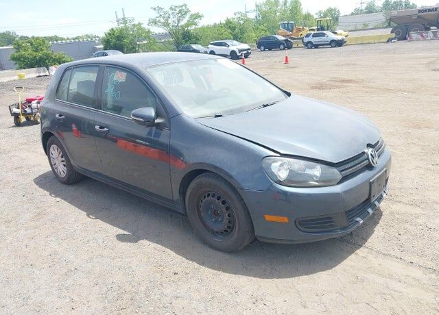 2013 VOLKSWAGEN Golf