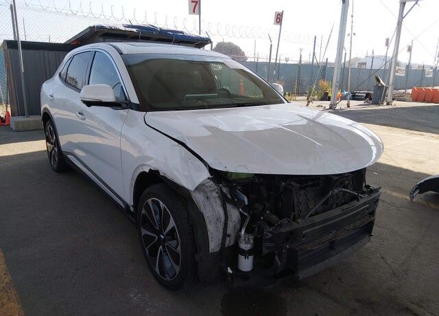 2024 VINFAST VF 8