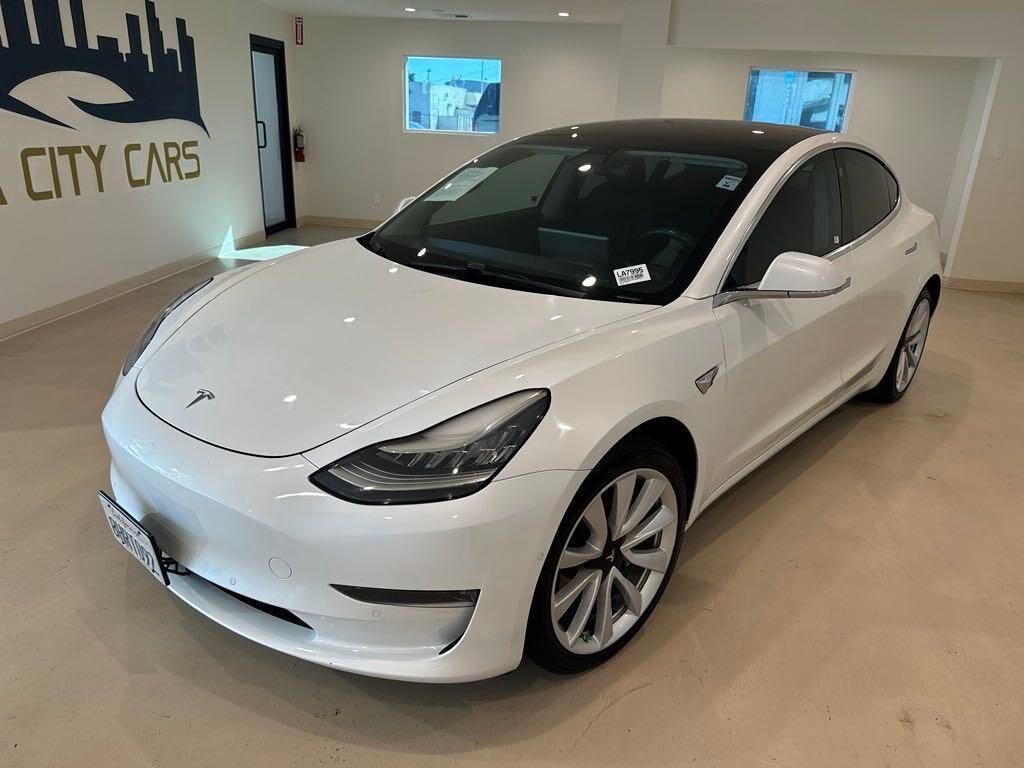2018 TESLA Model 3