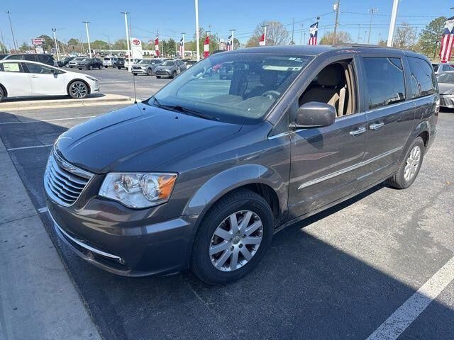 2016 CHRYSLER Town and Country