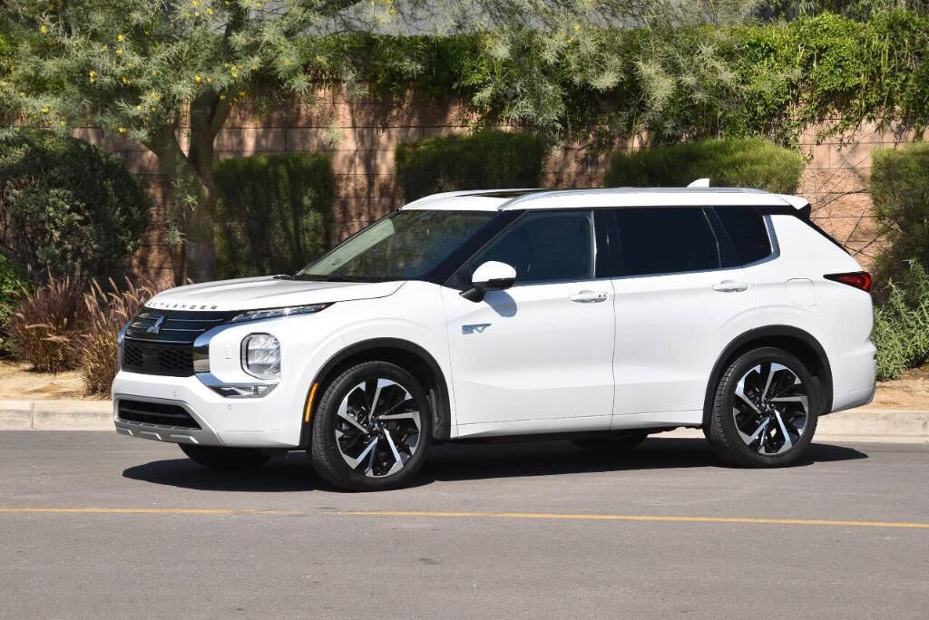 2023 MITSUBISHI Outlander