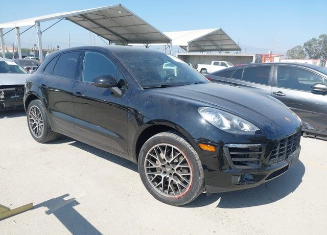 2016 PORSCHE Macan