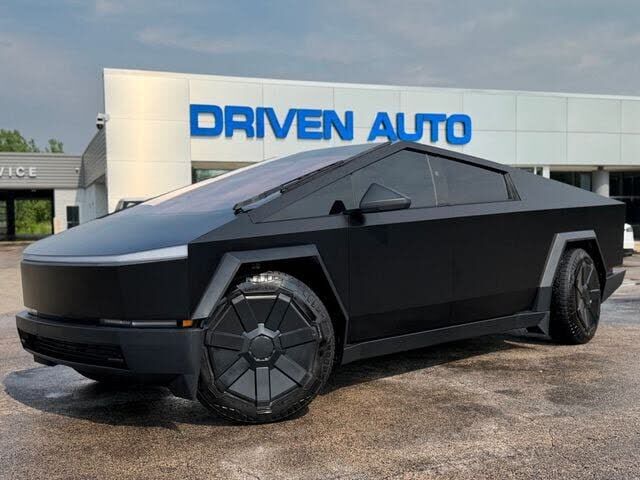 2024 TESLA Cybertruck