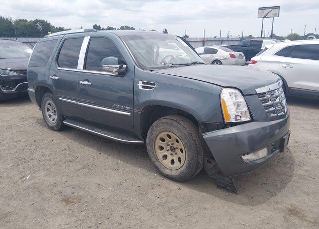 2010 CADILLAC Escalade