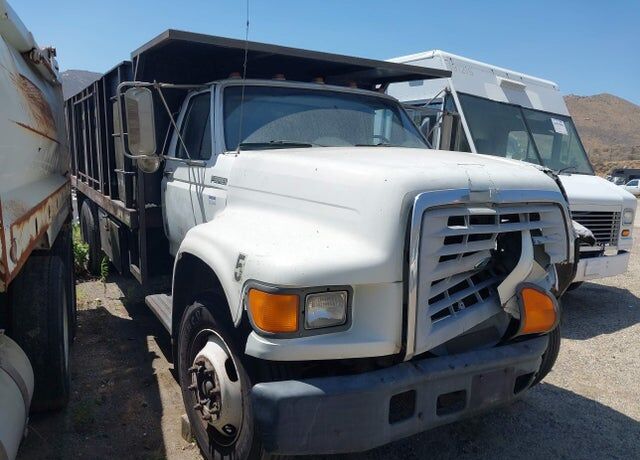 1998 FORD F-700