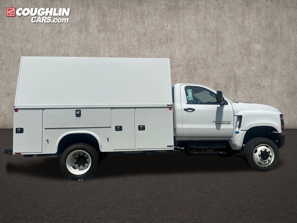 2024 GMC Silverado Medium Duty
