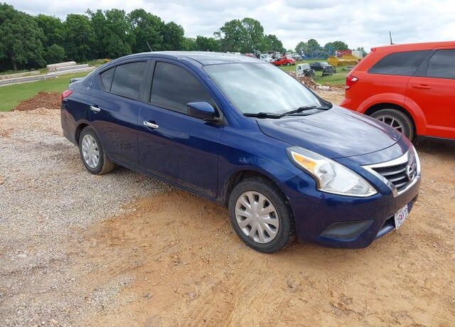 2019 NISSAN Versa