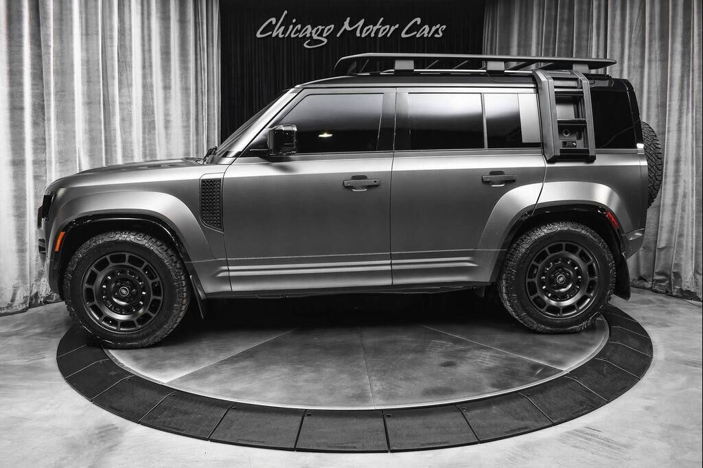2025 LAND ROVER Defender