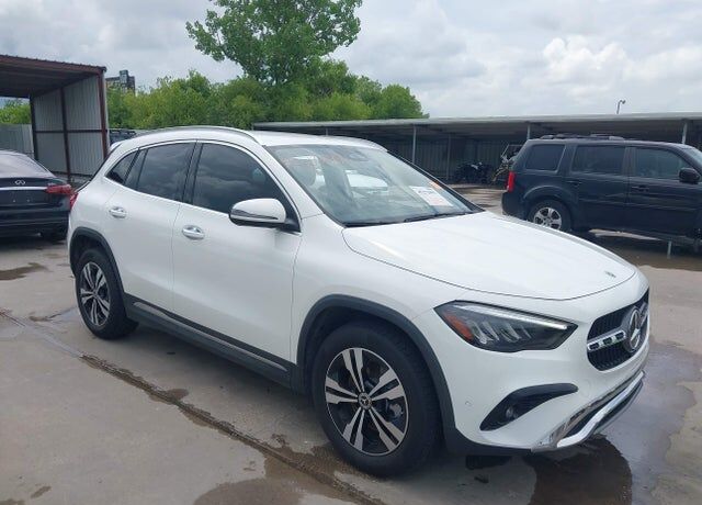 2024 MERCEDES-BENZ GLA-Class