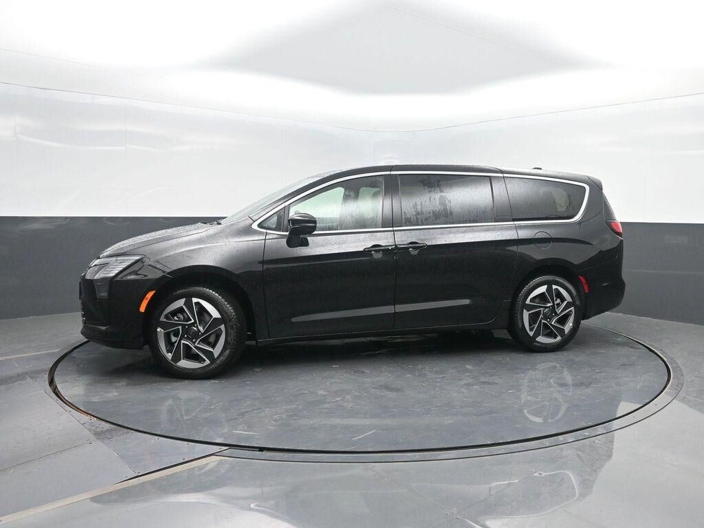 2027 CHRYSLER Pacifica