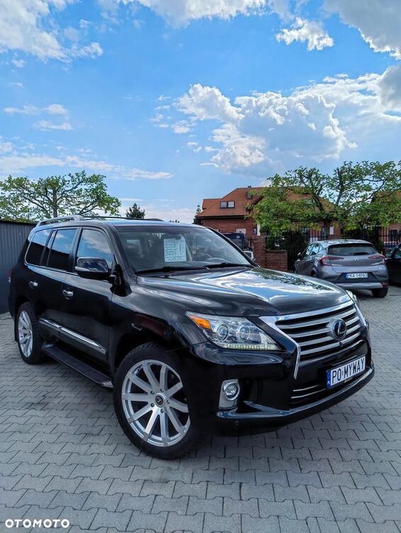 Lexus LX