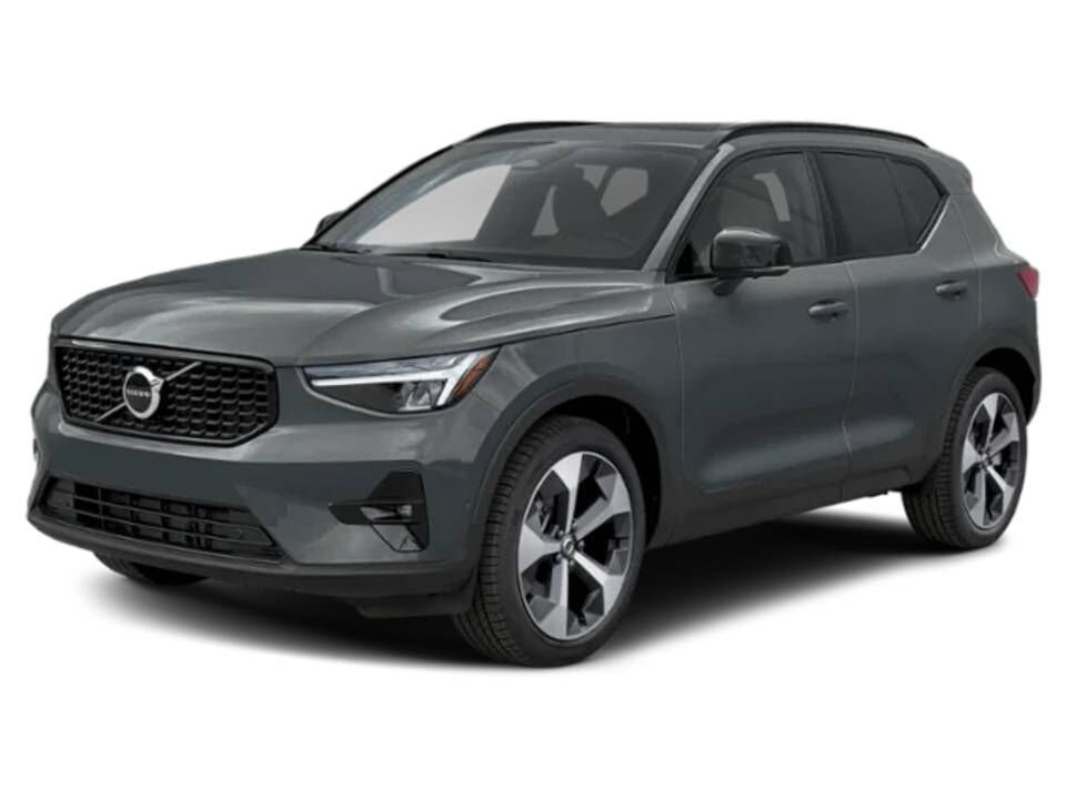 2026 VOLVO XC40
