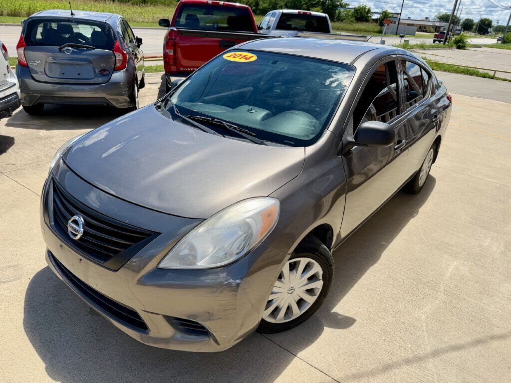 2014 NISSAN Versa