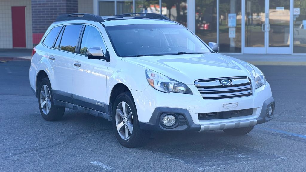 2014 SUBARU Outback