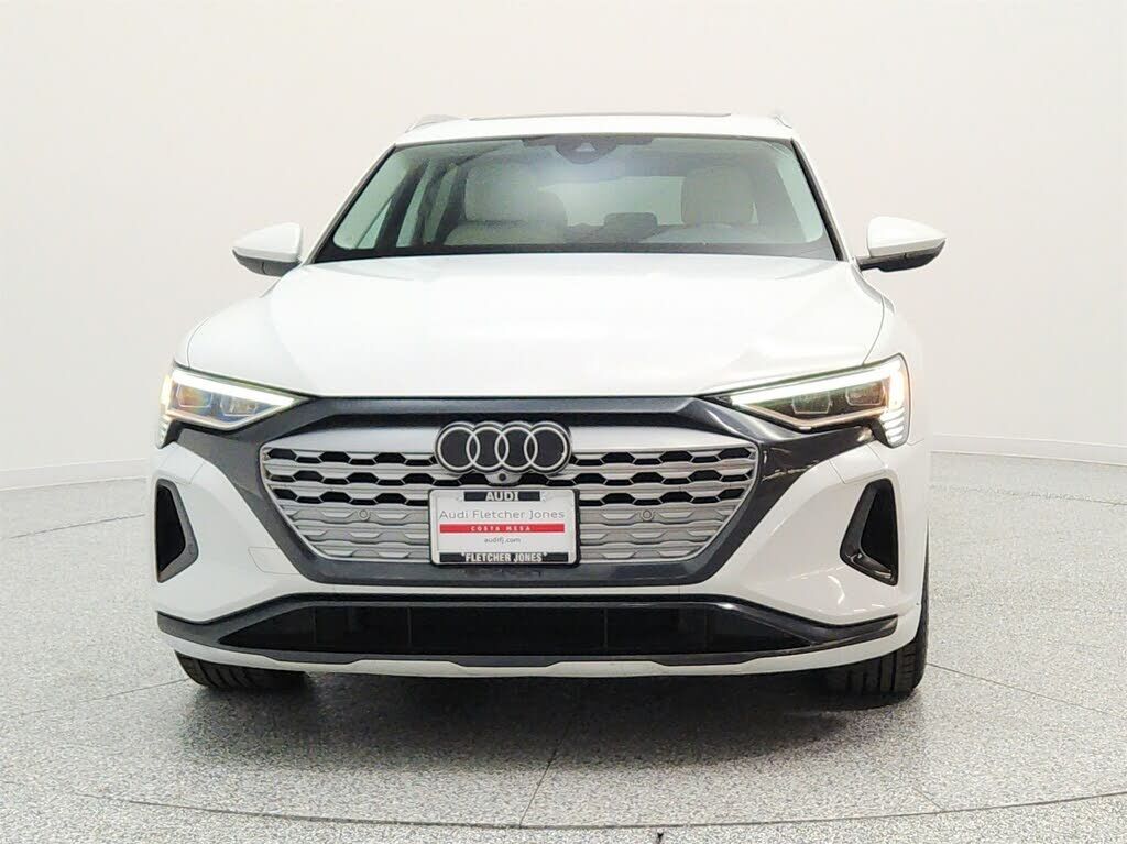 2024 Audi Q8