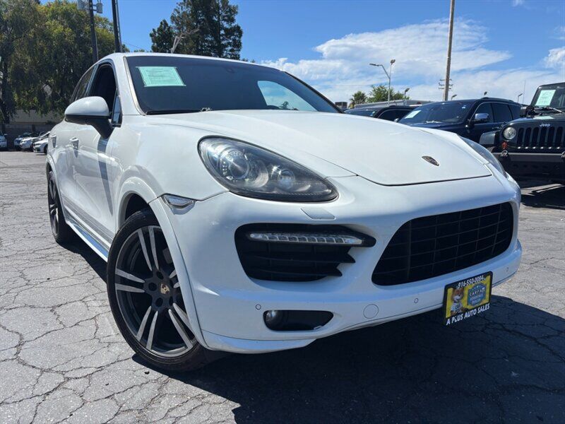 2013 PORSCHE Cayenne