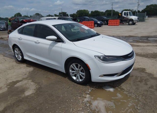2016 CHRYSLER 200