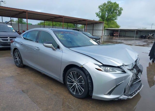 2022 LEXUS ES