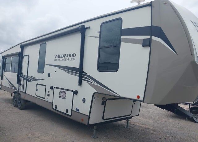 2022 FOREST RIVER Wildwood Laminated Towables