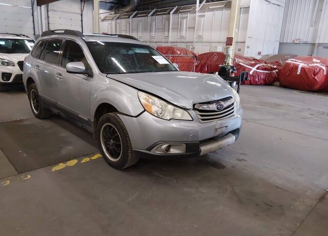 2012 SUBARU Outback