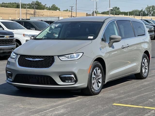2022 CHRYSLER Pacifica