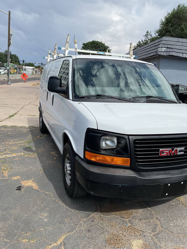 GMC Savana