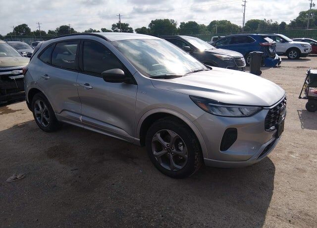 2024 FORD Escape