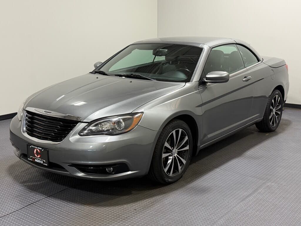 2011 CHRYSLER 200