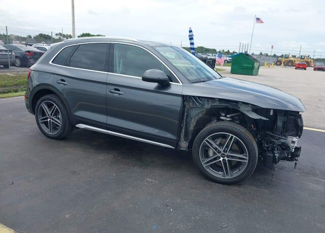 2024 AUDI Q5 e