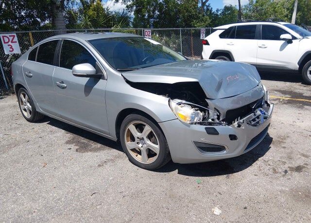 2013 VOLVO S60