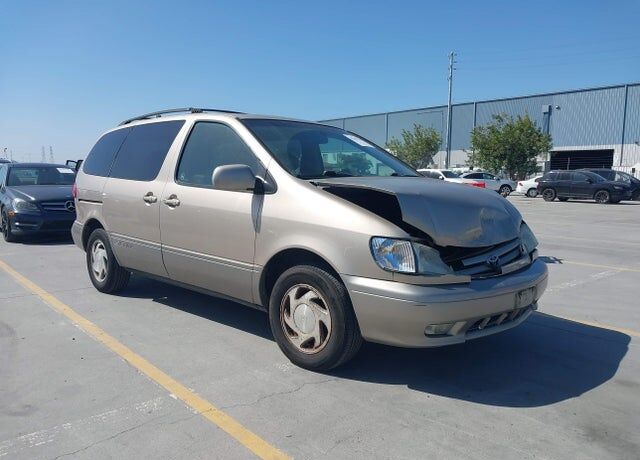 2002 TOYOTA Sienna