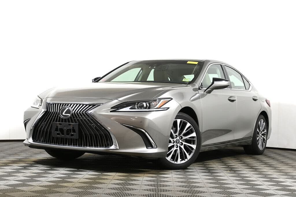 2019 LEXUS ES