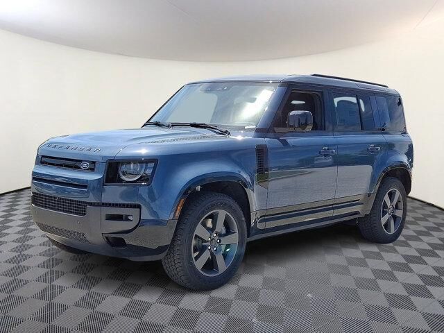 2026 LAND ROVER Defender