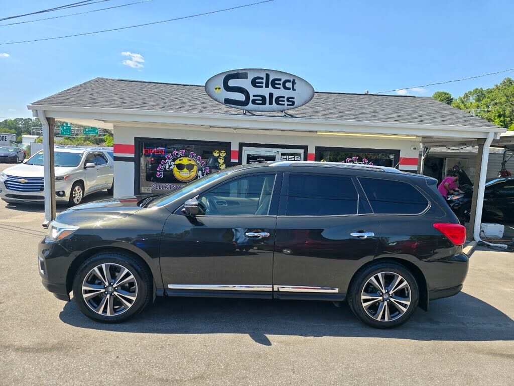 2017 NISSAN Pathfinder