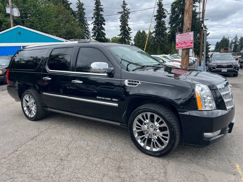 2011 CADILLAC Escalade