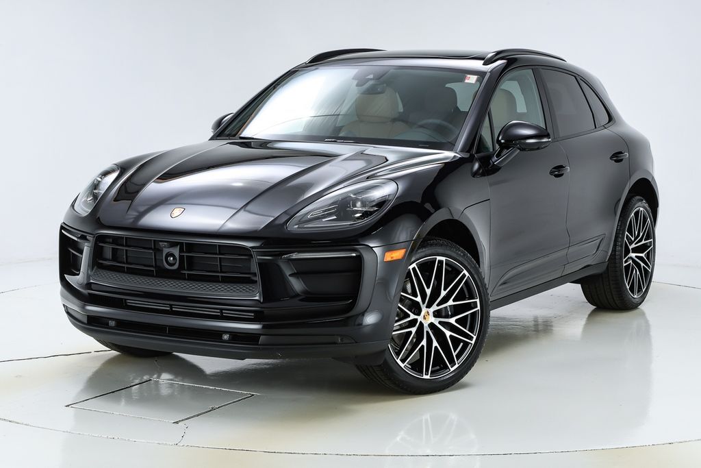 2026 PORSCHE Macan